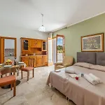 Tenuta Marrocco With Shared Pool 度假居 *