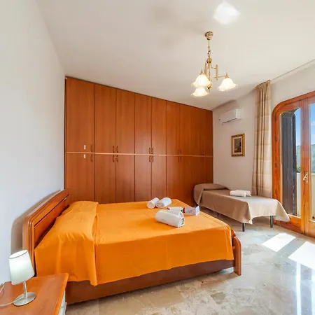 Tenuta Marrocco With Shared Pool 度假居 *
